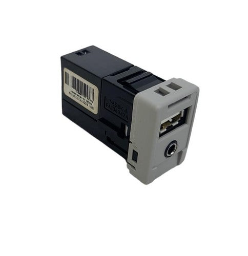 AUXILIARY AUX USB ADAPTER PORT 86190-0E050 OEM 2010 - 2015 LEXUS RX350
