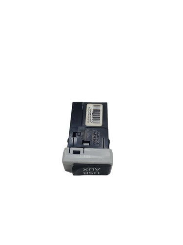 AUXILIARY AUX USB ADAPTER PORT 86190-0E050 OEM 2010 - 2015 LEXUS RX350