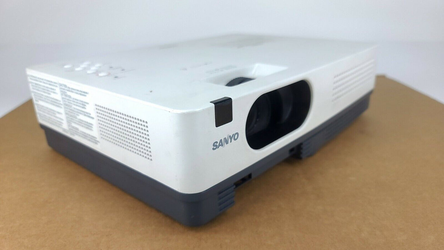 Sanyo PLC-XD2600 XGA Projector  TESTED ** Great Deal**