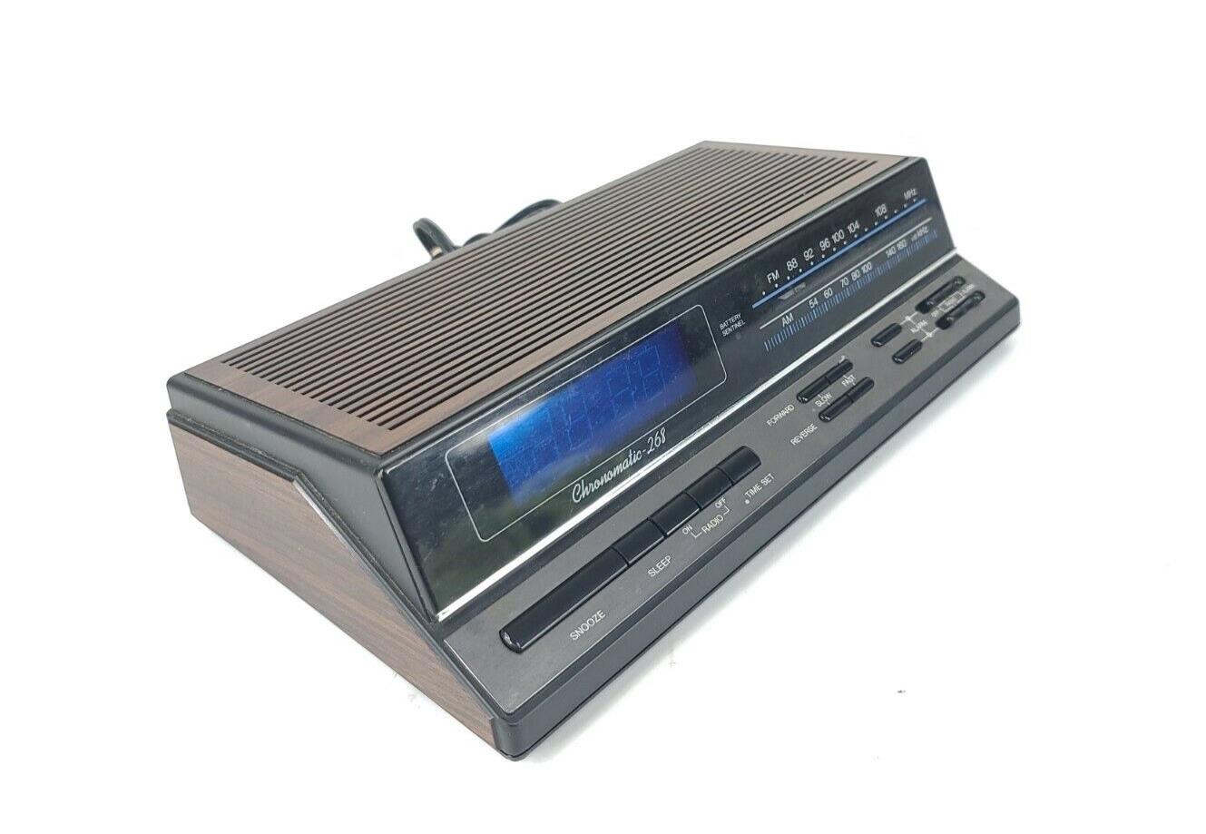 Vintage Realistic Chronomatic 268 Woodgrain Alarm Clock Radio 12-1578