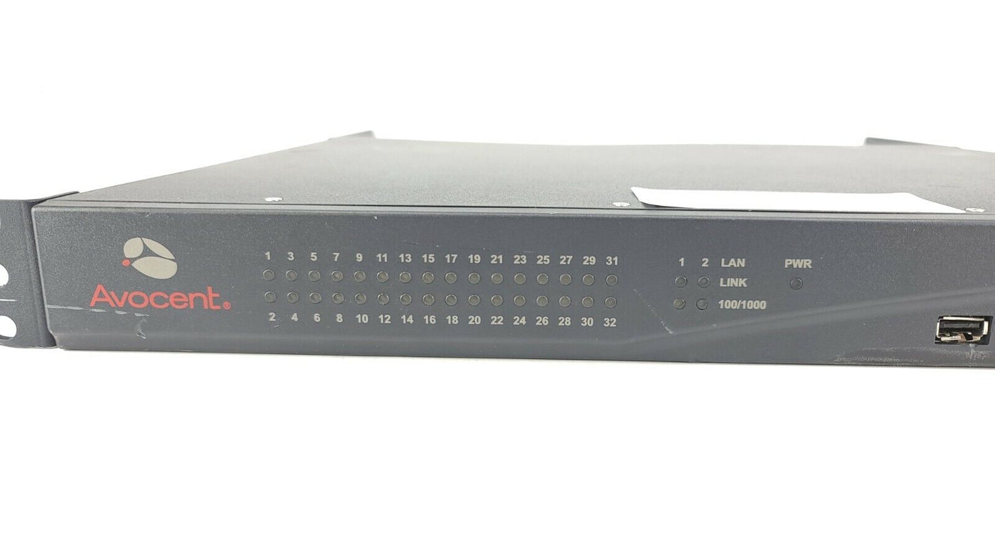 Avocent DSR8035 32-Port IP KVM Switch, 8 Digital path, VGA USB PS/2 2GbE