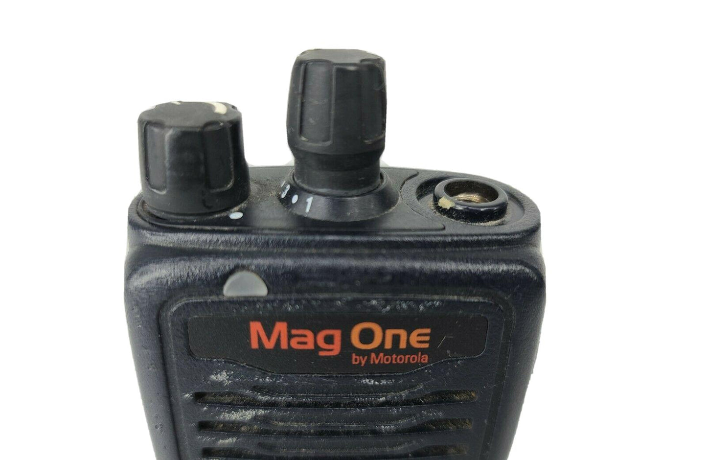 Motorola MagOne BPR40 UHF 8Ch Radios With Batteries AAH84RCS8AA1AN