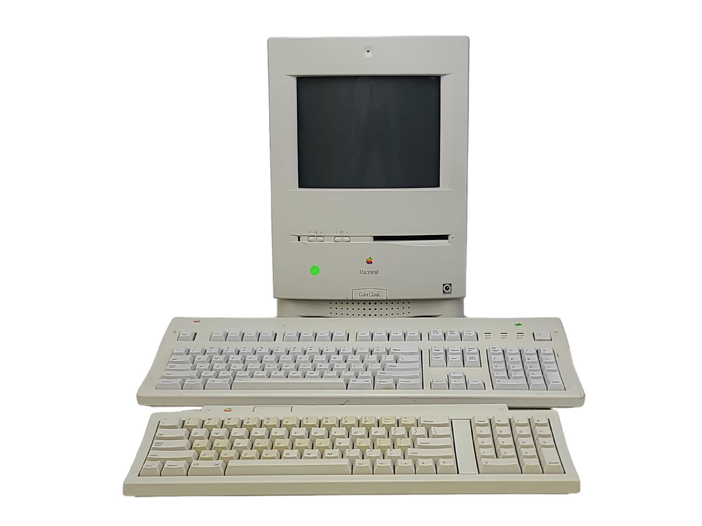 Apple Macintosh Color Classic M1600 with TWO KEYBOARD  Accessories