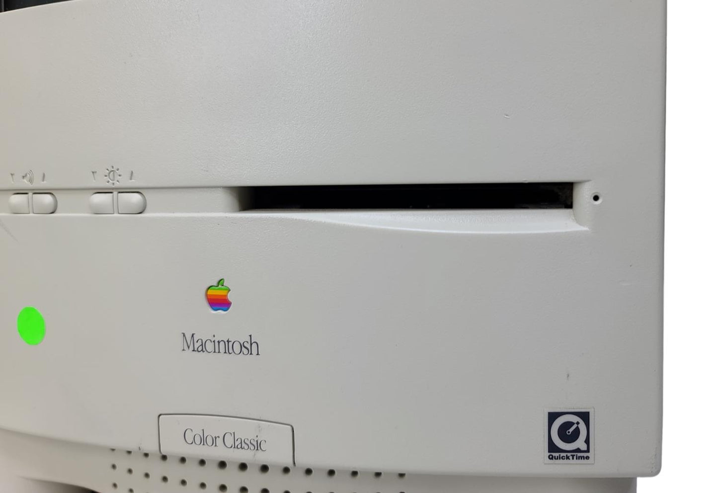 Apple Macintosh Color Classic M1600 with TWO KEYBOARD  Accessories