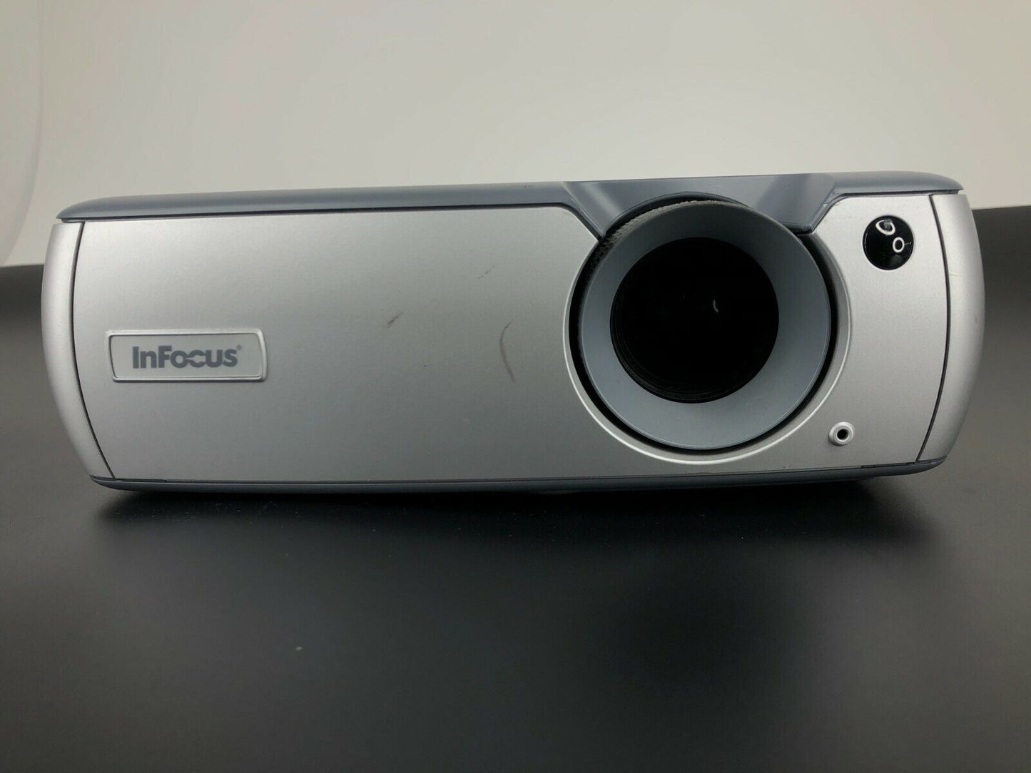 InFocus LP540 400:1 1700 ANSI Lumens LCD Video Projector